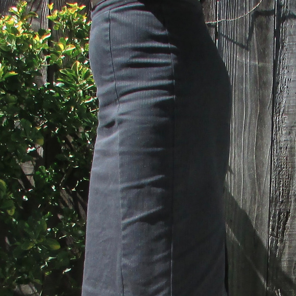 H&M Pinstripe Skirt, Size 4 - Picture 3 of 5
